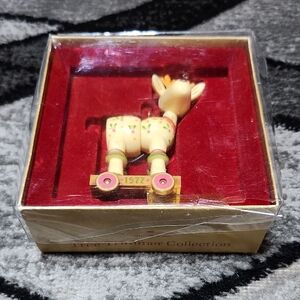 1977 HALLMARK YESTERYEARS TREE TRIMMER COLLECTION "REINDEER" CHRISTMAS ORNAMENT